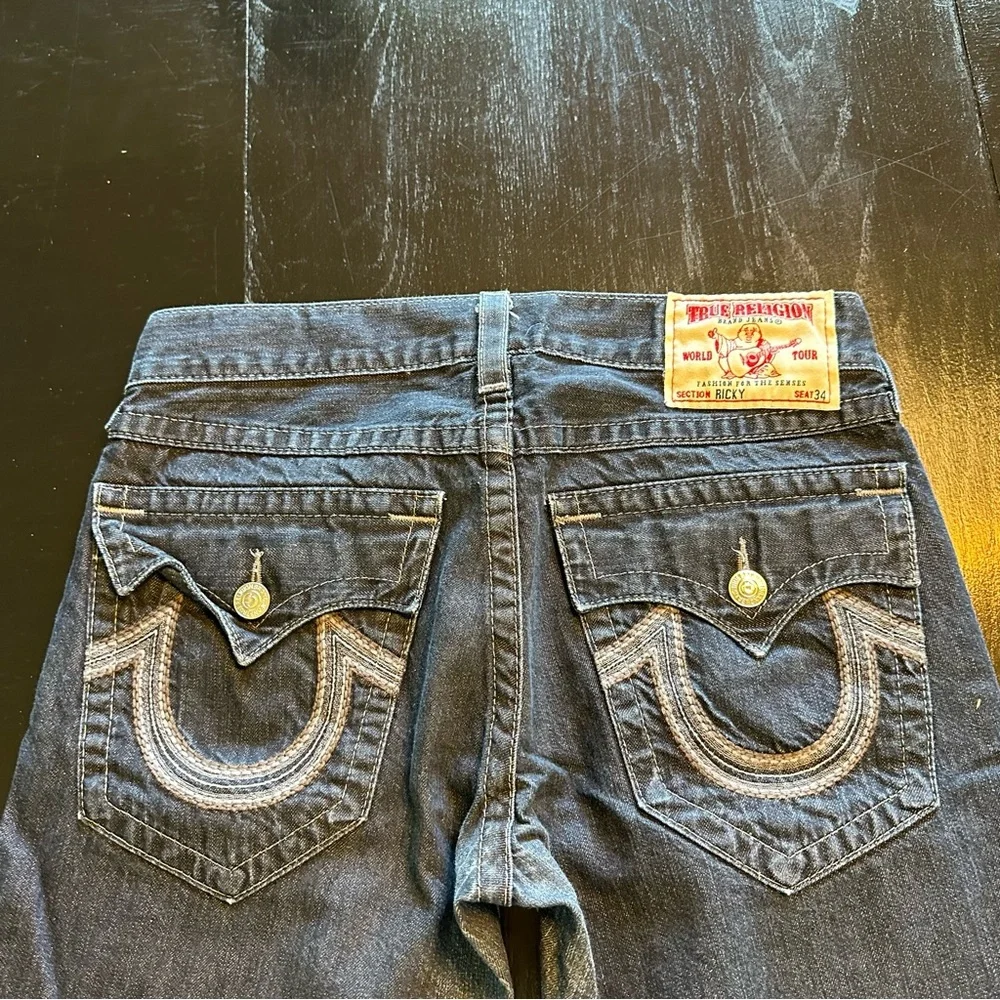 True Religion Ricky Size 34 Classic Relaxed Straight  Dark Wash Flap Pocket